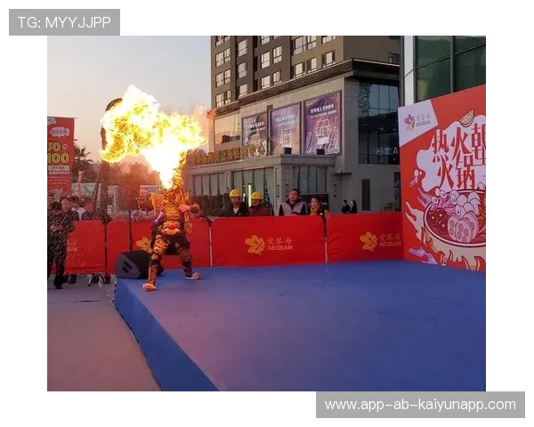 球迷在赛场外举行多国美食节,点燃激情共享盛宴 球迷在赛场外举行多国美食节,点燃激情共享盛宴