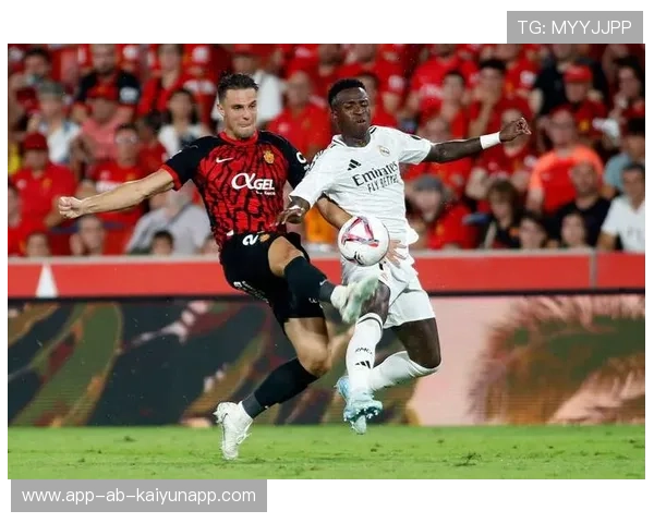 足球金球奖预测：梅西、哈兰德、姆巴佩谁能最终捧杯？，金球奖2021足球