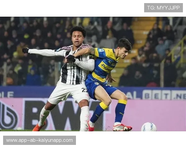 尤文图斯4比1大胜帕尔马,布雷默角球进攻中头球梅开二度